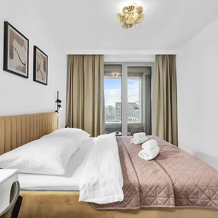 Skypark Golden Palace With Free Parking * Bratislava